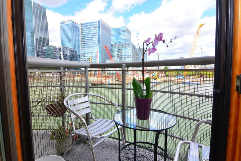 Apartment Wharf - Meridian Place Barking  Room photo