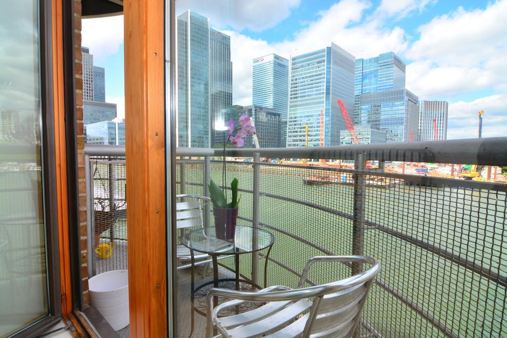 Apartment Wharf - Meridian Place Barking  Exterior photo