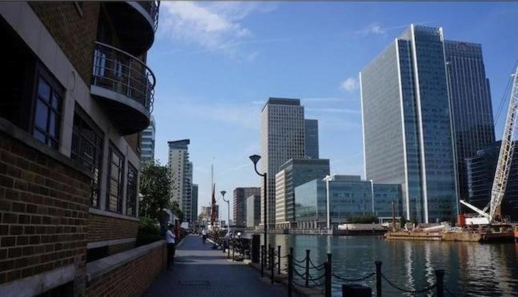 Apartment Wharf - Meridian Place Barking  Exterior photo